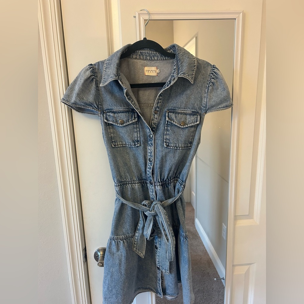 ALICE + OLIVIA Miranda belted tiered denim mini dress 
Size: 8
